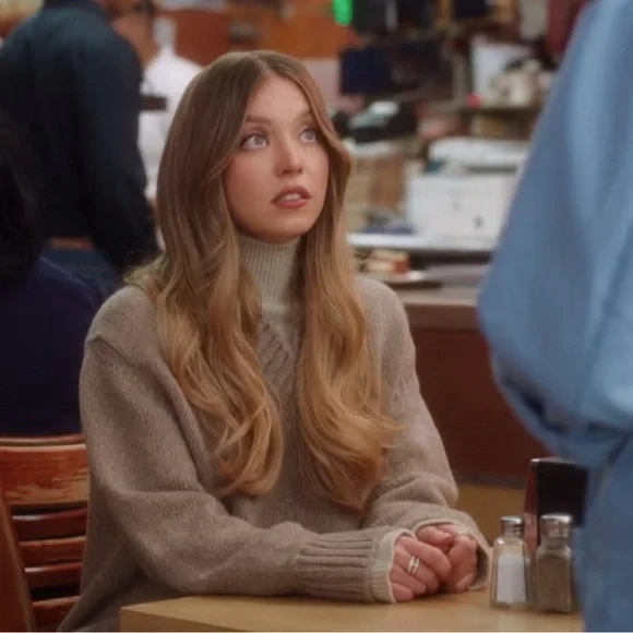 COS Chunky Pure Cashmere V-Neck Sweater in Beige - Picture 2 of 9